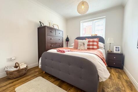 Amber EweMove Saltburn-6