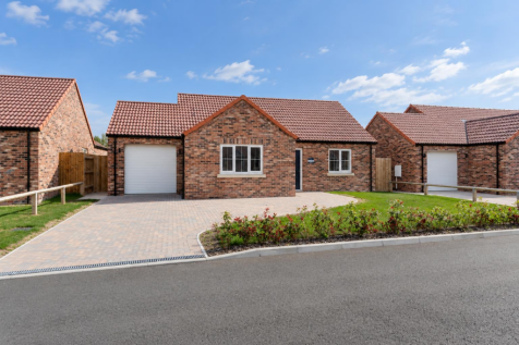 Sunny Brick Bungalow in a New-Build Neighbourhood 