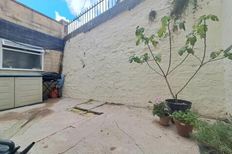 Private courtyard