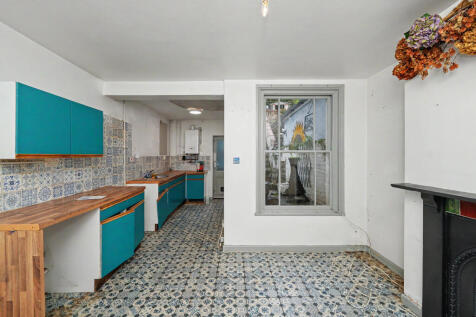 107 Lower Cheltenham Place, Bristol, BS6 5LA