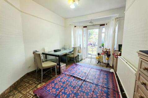 Wadham Gardens, Greenford photo 2