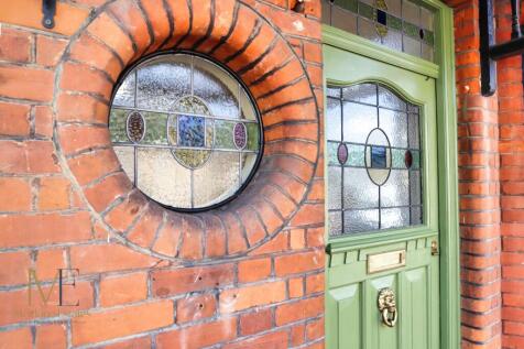 Period Glass features