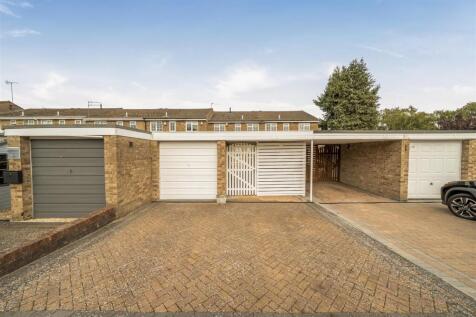 Garage and driveway (2).jpg