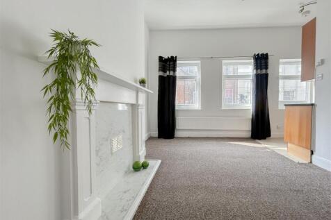 Living room / Kitchen