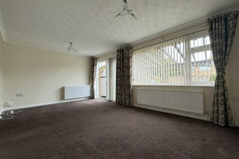 Pinnegar Way, Covingham, Swindon photo 3