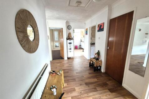 Maureen Close, Poole photo 3