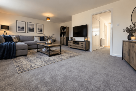 Spacious 3-Bed Duplex Apartment. Recently Renovat