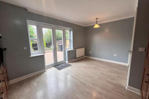 Golden Hill, Weston, Crewe, Cheshire, CW2 5SG photo 3