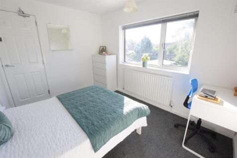 27/28 - Blankney Crescent - Student House photo 3