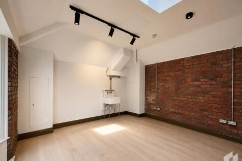 Retail Property (high street) to rent Image 8