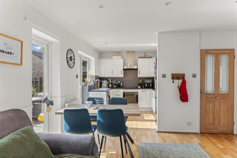 Dining_Kitchen 2.jpg