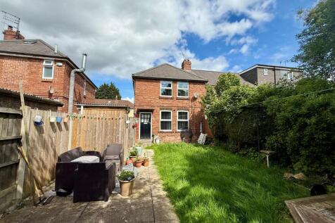 Rear garden 1.jpg