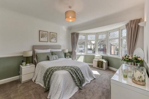 57 Queens Road-bed2.jpg