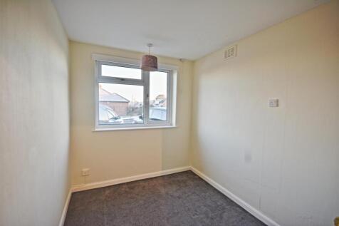 Knightscliffe Way, Northampton photo 5