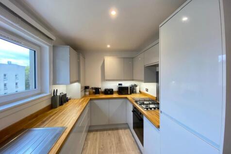 Kingsknowe Court, Edinburgh, EH14 2JT photo 4