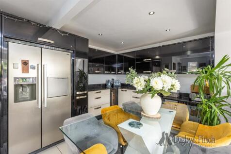 Open Plan Living Dining Kitchen