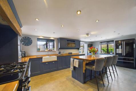 Kitchen / Breakfast Room