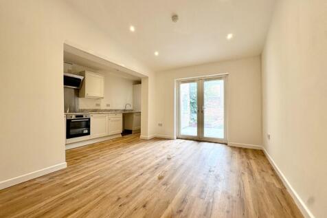 Kitchen / Living Area