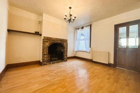 Douglas Road, Tonbridge photo 4