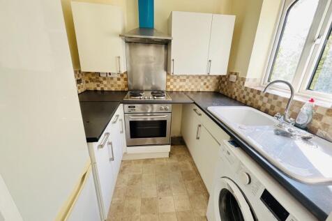 Frazer Close, Romford  photo 4