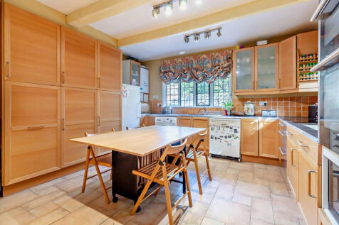 8646346-interior0...