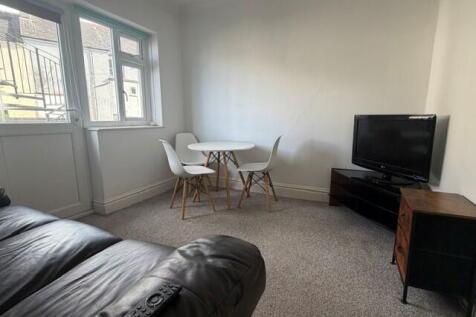 12 North Road East, Plymouth, Devon, PL4 photo 3
