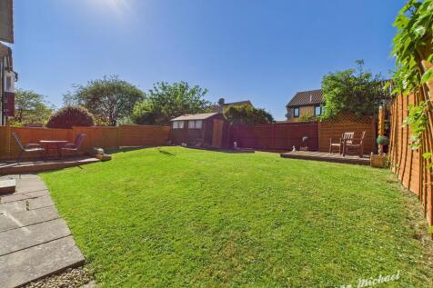 CAM02773G0-PR0297-STILL018