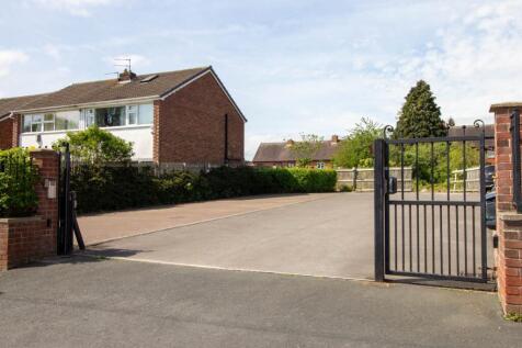 Adam Hendry EweMove estate and lettings agent in M