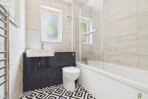 4 Heathlee Road, Crayford, Dartford photo 3