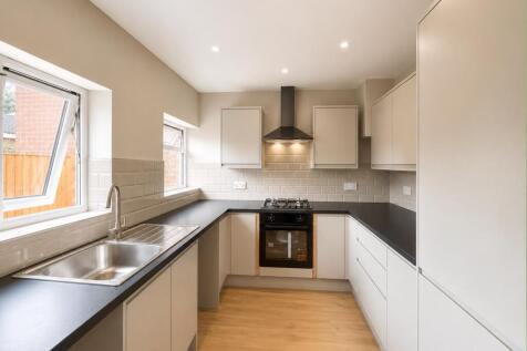Lancaster Avenue, Slough photo 3