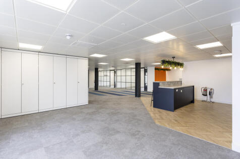 Office to rent Image 3