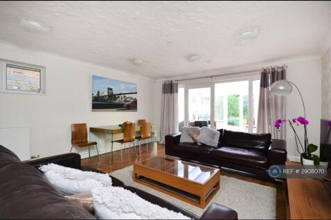 Staines Road West, Ashford, TW15 photo 5