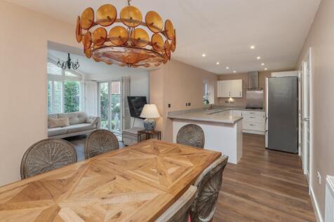 Dining, Kitchen, Sit