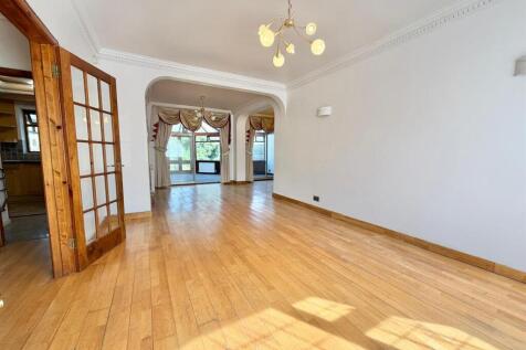 Davidson Frost-Wellings, DFW Dalkeith Grove, Livin