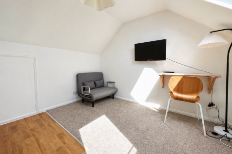 North Circular Road, London, NW2 photo 3