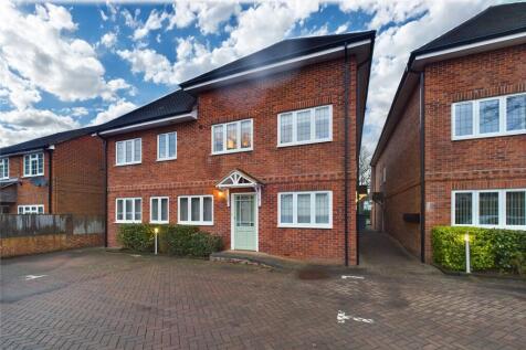 Wokingham, RG11 - property photo