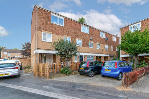 37 Gainsborough Road, Hayes, UB4 8NY