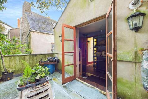 Store Room / Access to outside