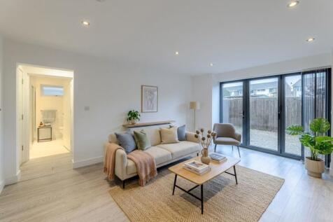 Living Room / Kitchen