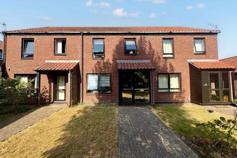 3-bed terraced on Hotwells, Rownham Mead, BS8 4YD, £2,200/mo