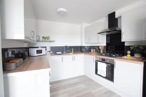 27/28 - Apt 8, Brayford Court - Student Apartment photo 3