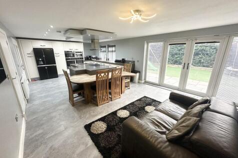 61 Tyersal Road I...