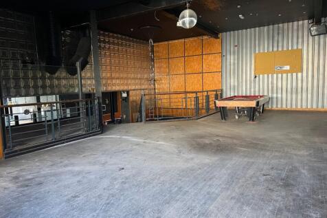 Retail Property (high street) to rent Image 3