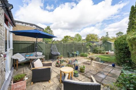 Whitehall Gardens, E4