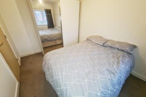 3 bed, 1 bath Semi-Detached in Manchester - Photo 13