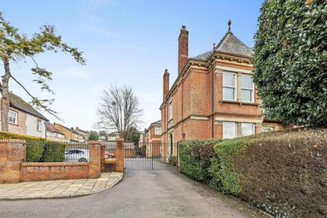 Flat 8, Riversdale House, 41, London Rd, HP11 1BN-