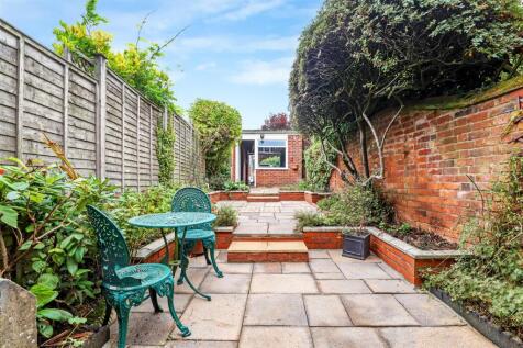 Courtyard Rear Garden and Garage