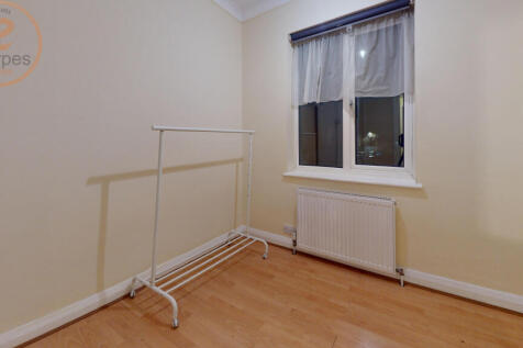 172-Beddington-Lane-Bedroom 5