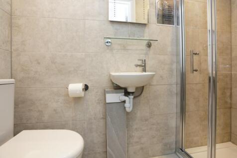 bathroom 2.jpg
