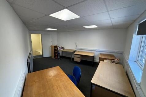 Office to rent Image 3